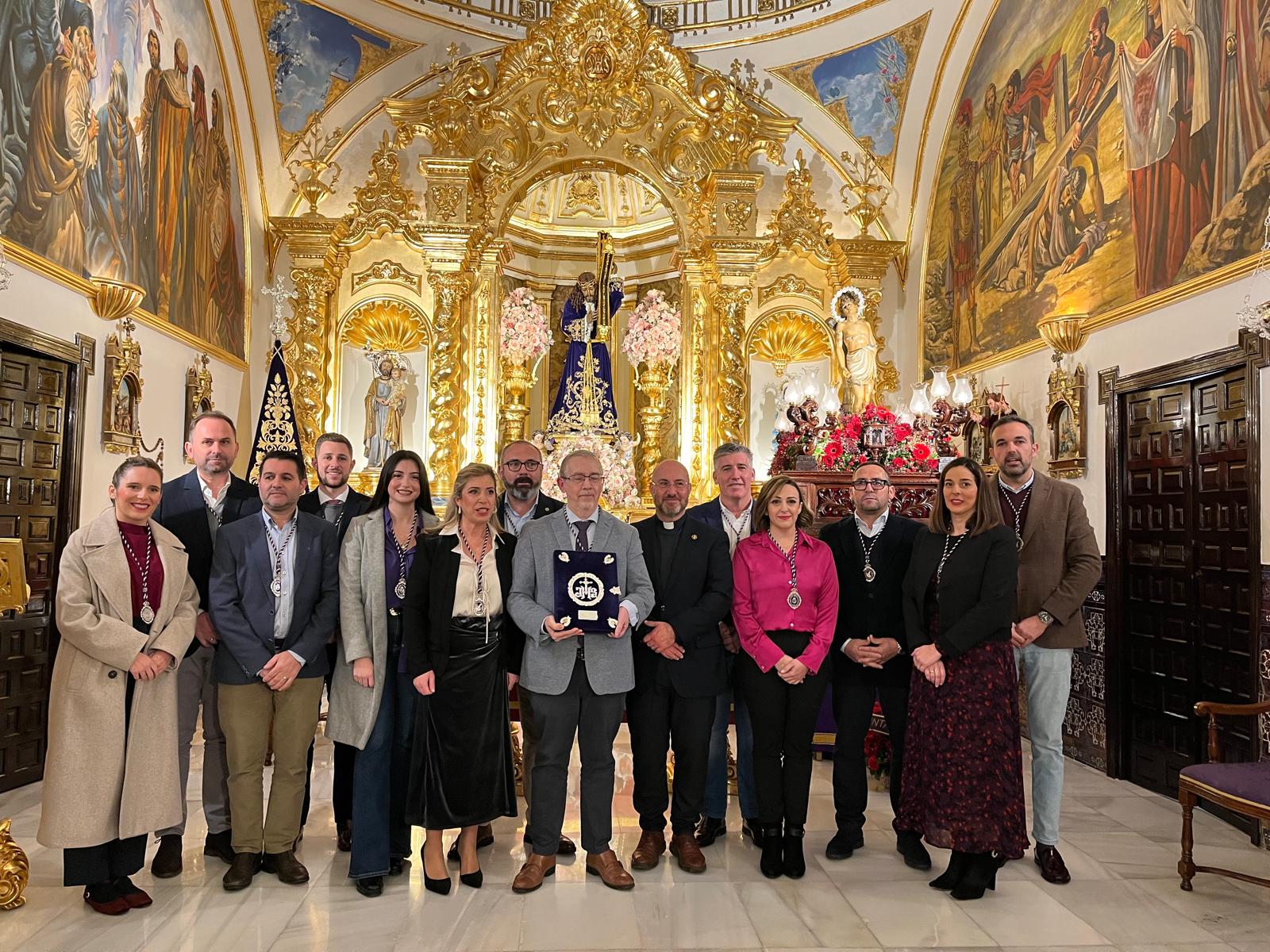 Nuestra Real Hermandad presenta al Pregonero y a las presentadoras de los distintos carteles de la Juventud y de la Semana Santa 2025 en el día de San Sebastián