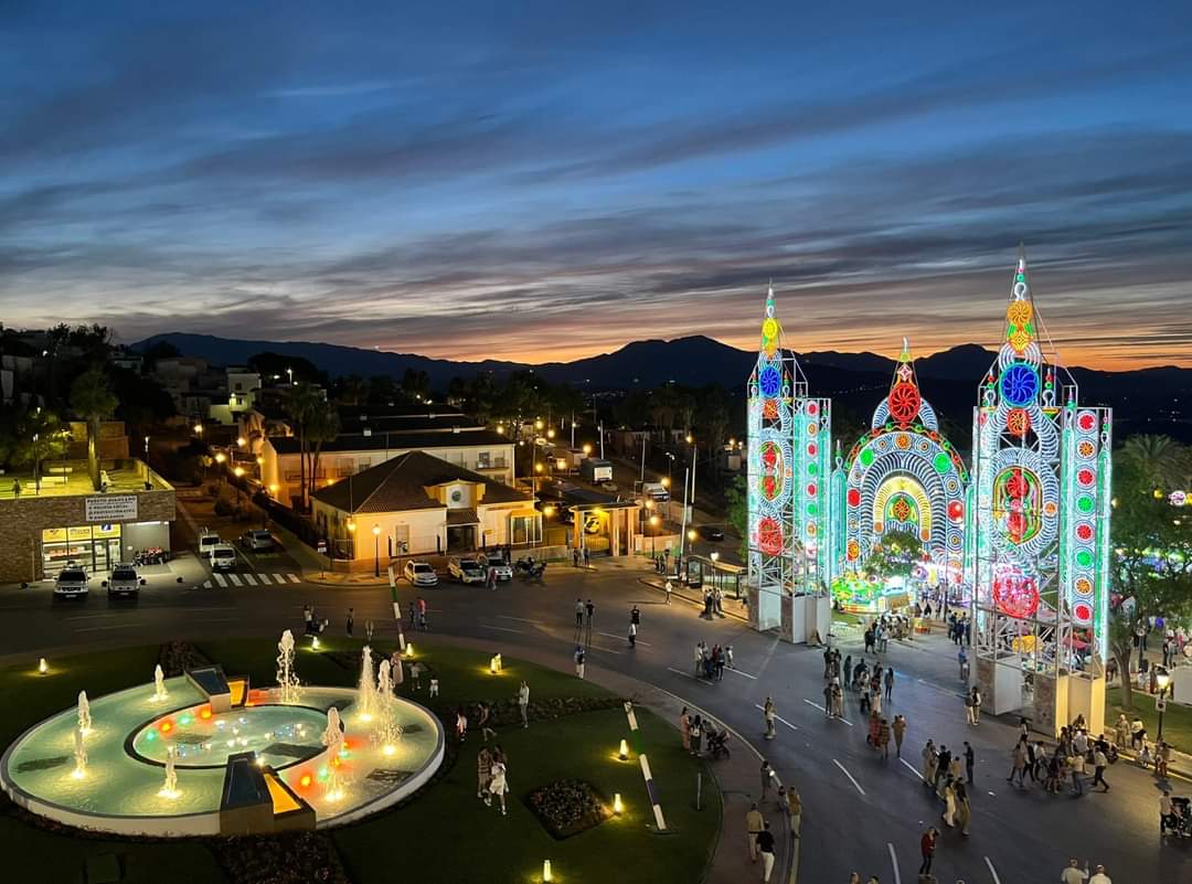 Cena de Hermandad en la feria de noche